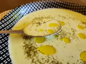 Crema de guisantes con yogur