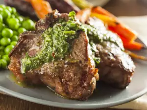 Chuletas de cordero con tomates