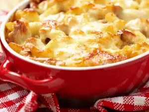 Macarrones al horno con champiñones, jamón york y queso