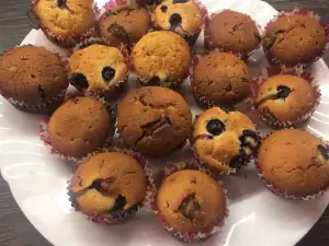 Muffins con trocitos de chocolate y arándanos