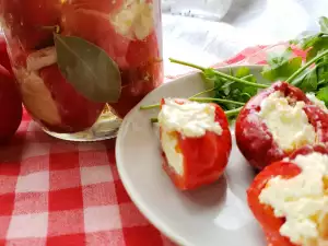 Antipasti con pimientos y queso crema