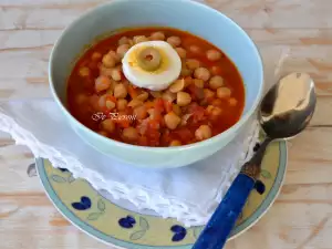 Sopa marroquí de tomates y garbanzos