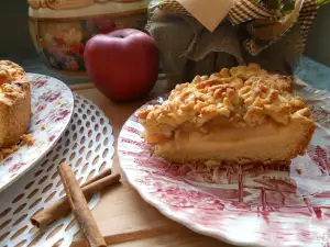 Pastel de crema, manzanas y canela