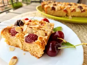 Tarta de chocolate blanco y cerezas