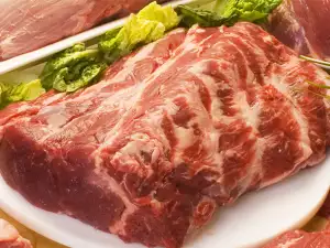 ¿Cómo eliminar los olores de la carne?