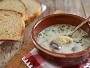 Sopa de champiñones con leche y verduras