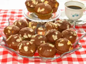 Muffins de cacao con chocolate blanco y almendras