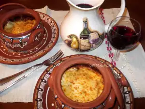 Moussaka de berenjena en cazuelitas de barro