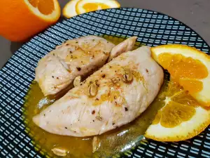 Pollo a la naranja en una sartén