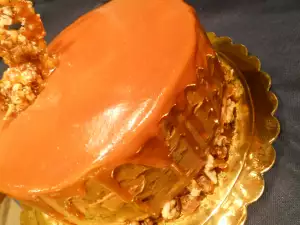 Tarta de nueces, caramelo y manzanas