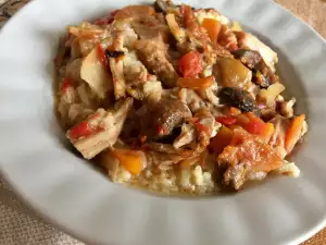 Arroz con verduras, cerdo y setas