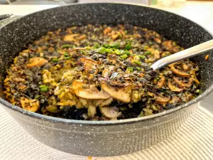 Arroz al horno con acedera y champiñones