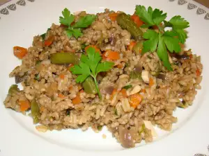 Arroz con okra y verduras guisadas