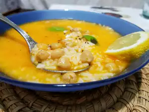 Sopa de arroz con garbanzos económica