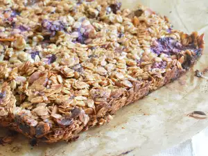 Barritas de avena con chocolate y frambuesas