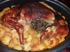 Conejo relleno con patatas