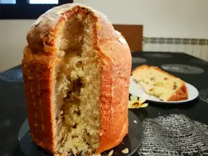 Panettone con dátiles y almendras