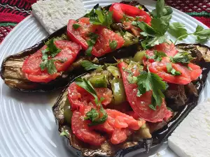 Berenjenas rellenas con tomate y champiñones