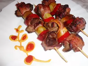 Brochetas de higaditos fritos