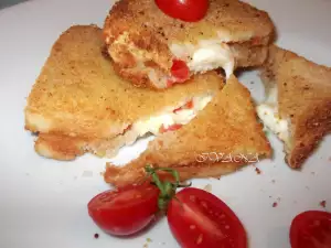 Torrijas rellenas de mozzarella y tomate