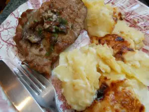 Filetes de ternera jugosos con mantequilla de chalotas