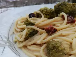 Pasta con brócoli y queso crema