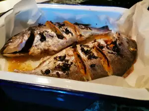 Dorada al horno al estilo mediterráneo