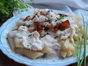 Penne con burrata y salsa blanca