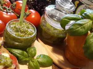 Pesto de albahaca con almendras y nueces de Brasil