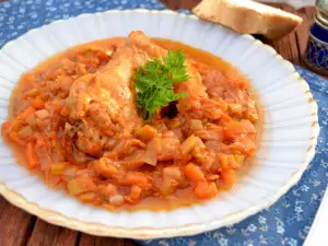 Pollo guisado con puerros y apio