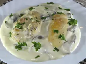 Pollo con nata y champiñones