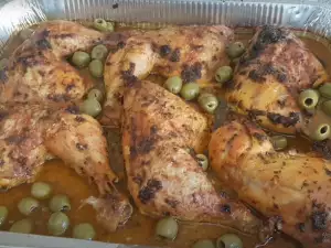 Muslos de pollo adobados con aceitunas