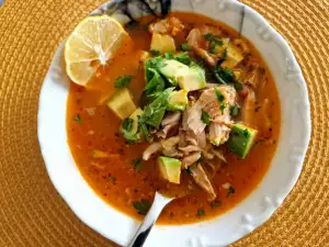 Sopa de pollo mexicana