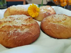 Bollos de coco al aroma de lima y nuez moscada