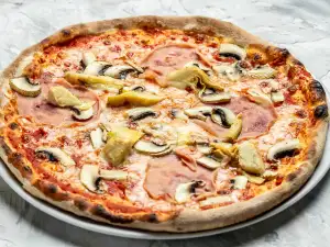 Pizza Caprichosa clásica al estilo italiano