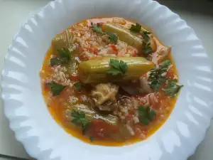 Guiso de puerros y alitas de pollo en una Multicocina