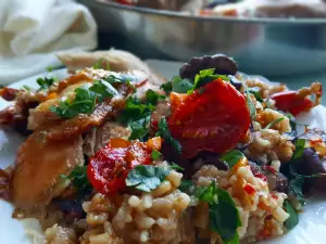 Pavo con champiñones, arroz y tomates