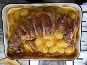 Conejo relleno al horno con patatas