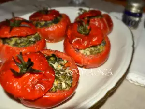 Tomates rellenos con espinacas y queso