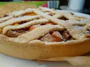 Pastel de otoño con calabaza y manzanas