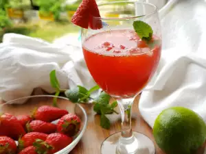 Daiquiri de fresas con lima y ron