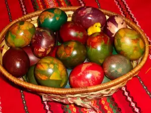 Huevos de Pascua Marmolados (pintados con escamas de cebolla)