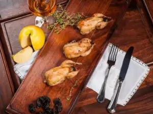 Codornices al vino blanco