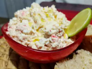 Aperitivo de untar con bocas de mar y atún