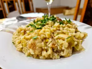 Arroz a la sartén con puerros y panceta de cerdo