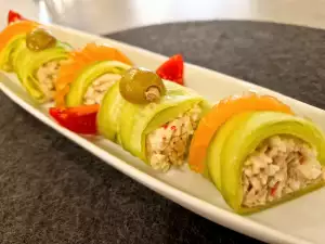 Rollitos de pepino con relleno de atún