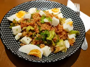 Ensalada de quinoa con aliño de tomates secos