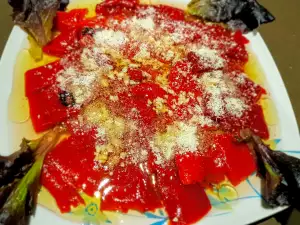 Ensalada de pimiento asado con parmesano