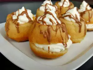 Savarin con nata