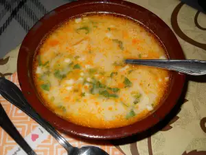 Sopa de callos con leche, ajo y perejil